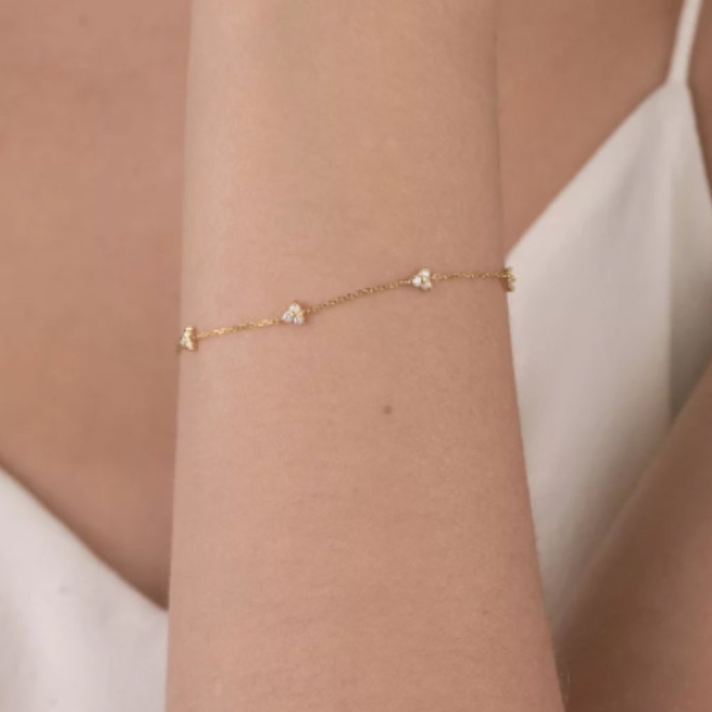 Mejuri Mini Lotus Bracelet